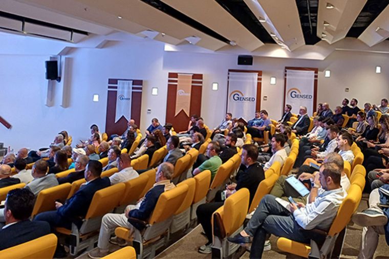 Güneş Enerjisi ve Enerji Depolama Seminerleri'nin 24.'sü İzmir'de Yapıldı