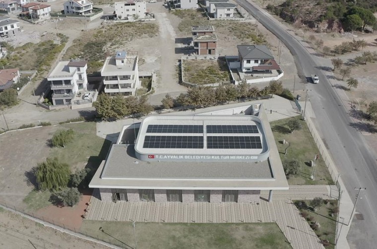 Enerjisa Enerji, Ayvalık Küçükköy’de Güneş Enerjisi Sistemi, Isı Pompası ve Elektrikli Araç Şarj İstasyonu Kurdu